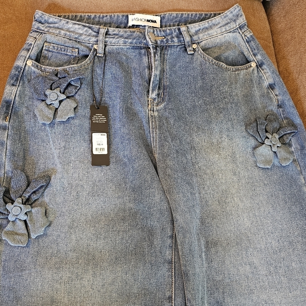 Fashion Nova Floria Baggy Wide Leg Light/Med Wash Jeans Size 11 - Picture 8 of 16